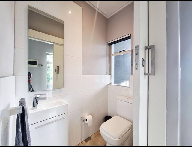 3 BEDROOM APARTMENT TO LET IN OAKLANDS
